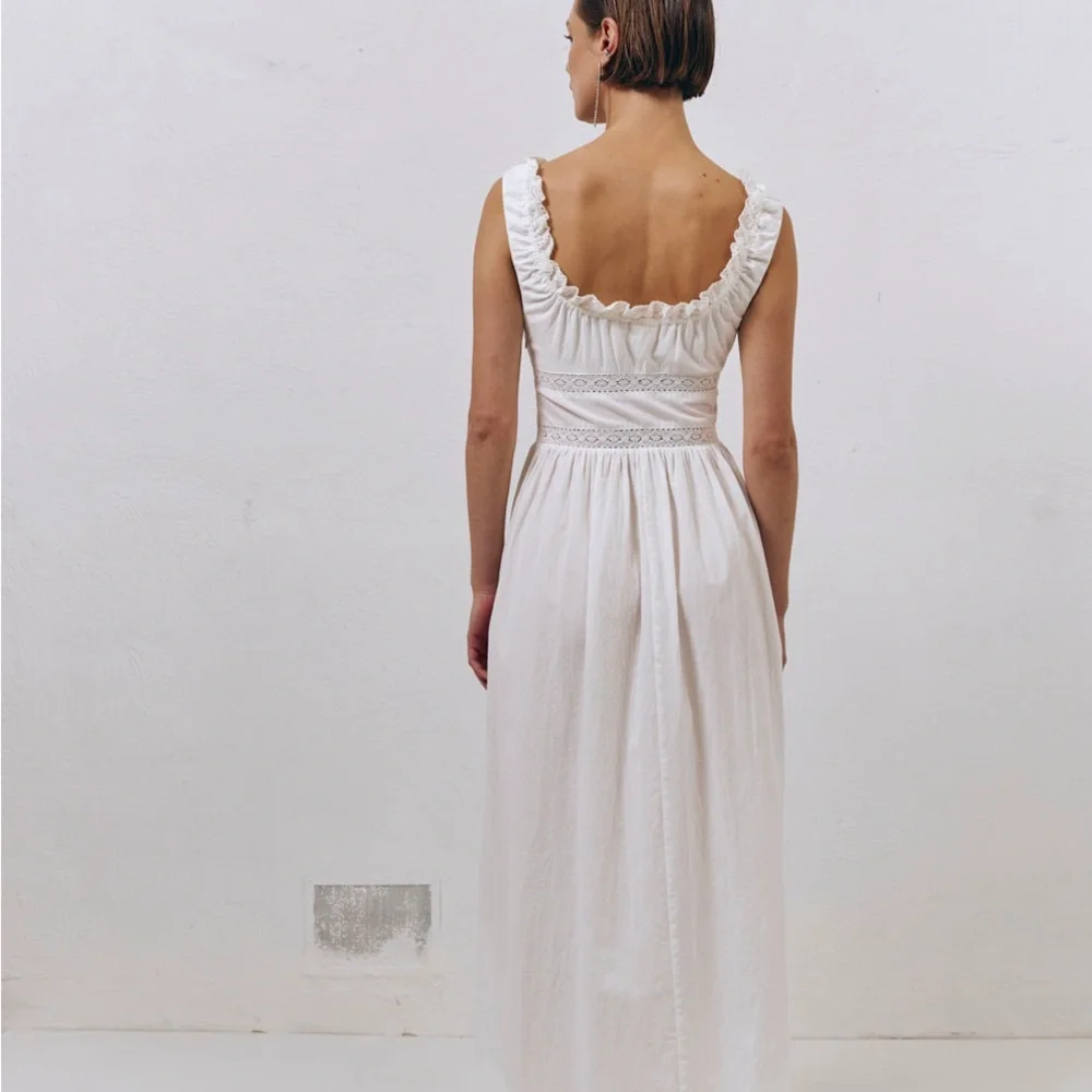 White Sleeveless Dress - Picture 3 of 8